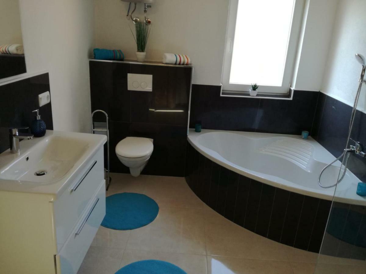 Apartman Adriatic Trogir Exterior foto